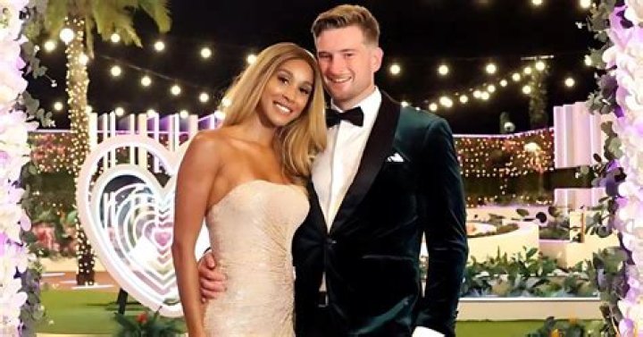 Are Anna and Josh still together 2021?
