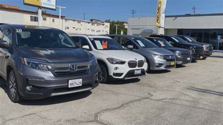 Are car dealerships LLCs?