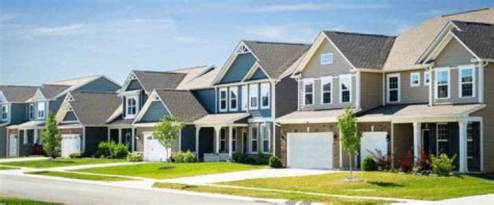 Are HOA fees tax deductible on a rental property?