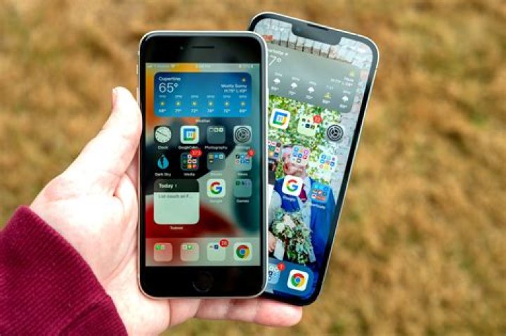 Are Iphones or Androids better for seniors?