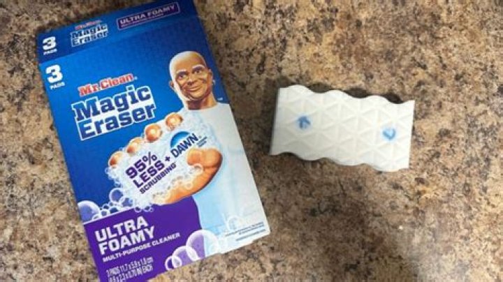Are you supposed to wet Mr Clean Magic Erasers?