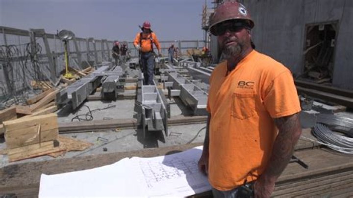 At what age do ironworkers retire?