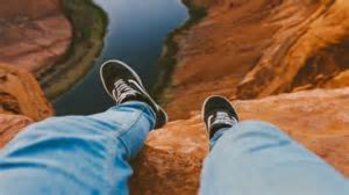 Can a human survive alone?