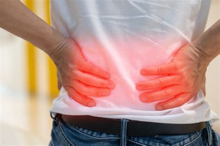 Can a stoma cause back pain?