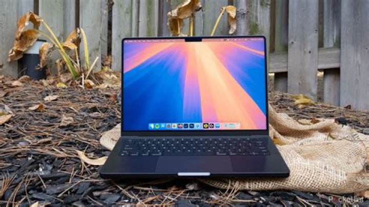 Can Apple clean my MacBook?