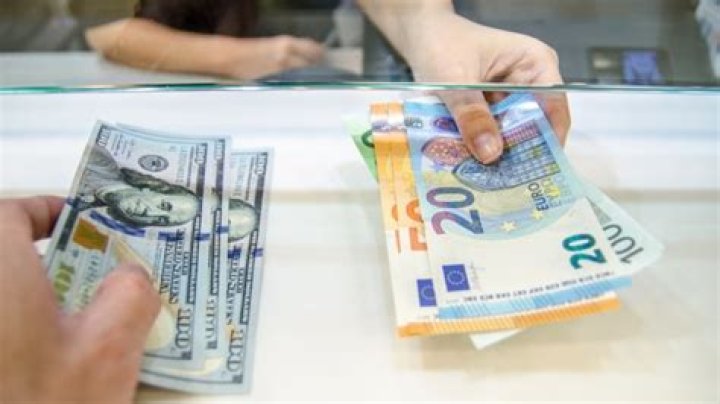Can coins be exchanged for cash?