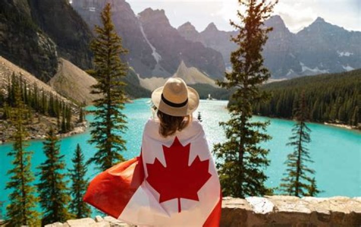 Can I live in Canada as a British citizen?