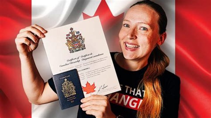 Can I live in USA as a Canadian citizen?