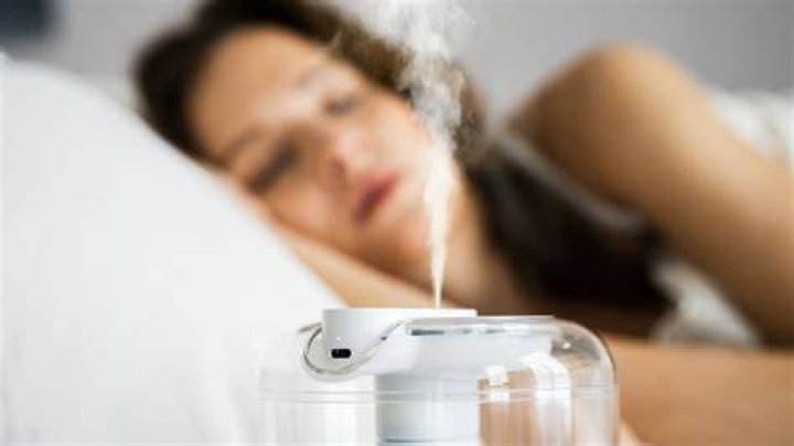 Can sleeping with a humidifier make you cough?