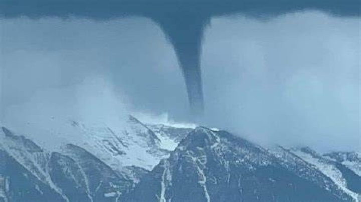 Can tornadoes happen in snow?