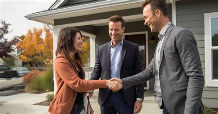 Can UK citizens own property in Canada?