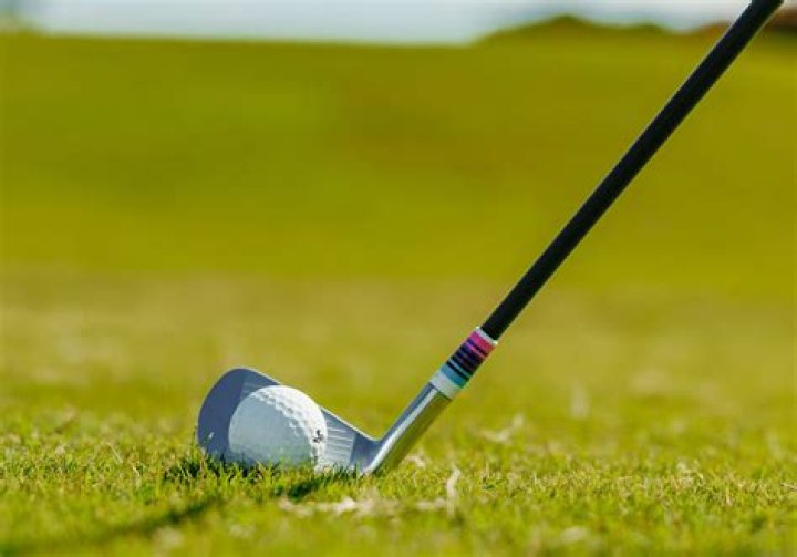 Can you mark another player's ball in golf?