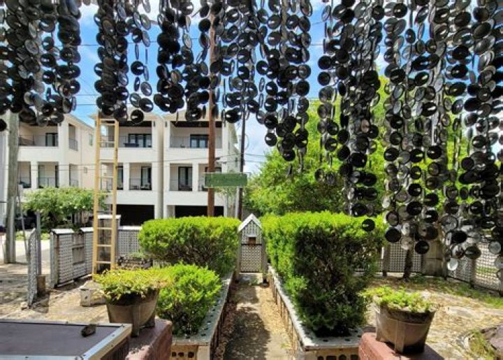 Can you put a house on the market without probate?