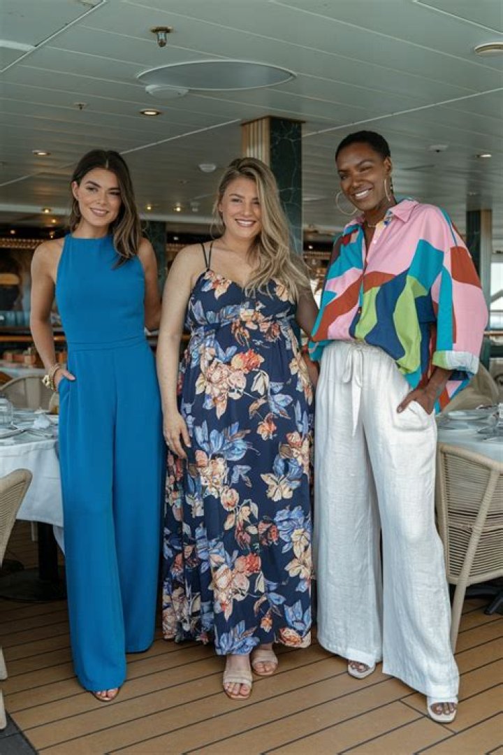 Can you wear flip-flops to dinner on Royal Caribbean?