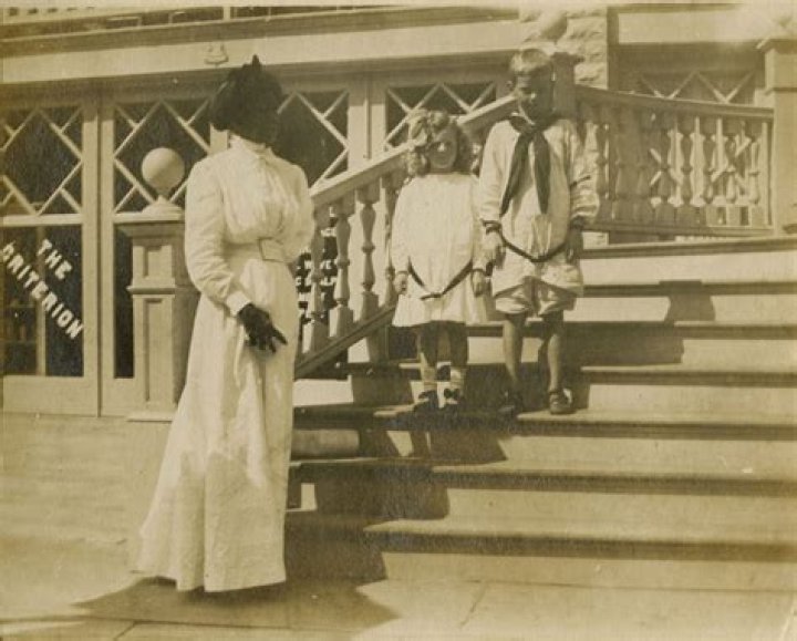 Did people stink in the early 1900s?