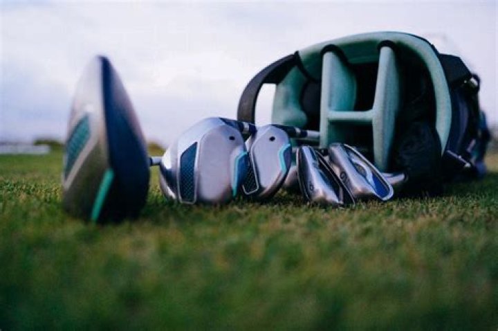 Do any PGA Tour players use graphite shafts?