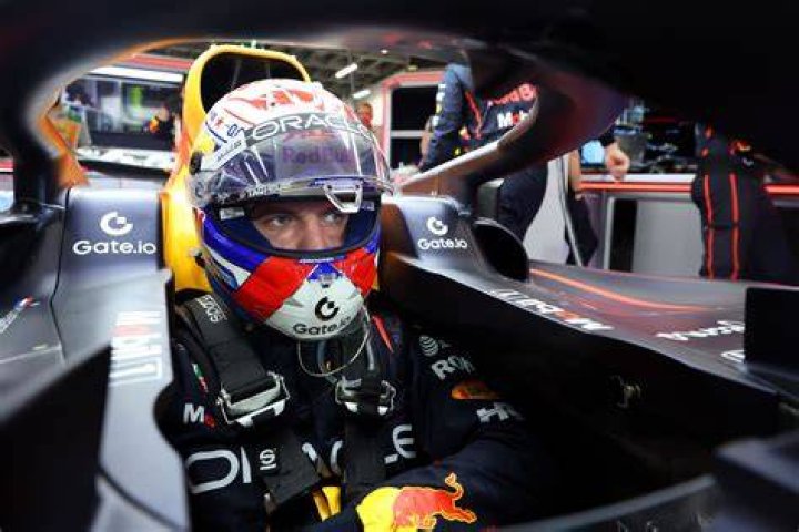 Do F1 drivers fly first class?