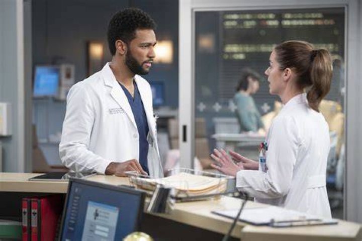 Does Jo get pregnant?