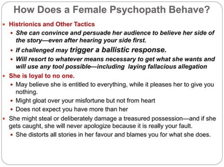 How does a female psychopath behave?