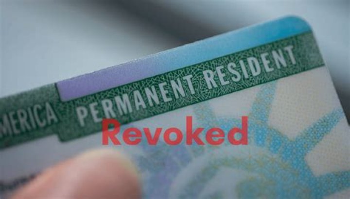 How long can you be out of Canada without losing permanent residency?