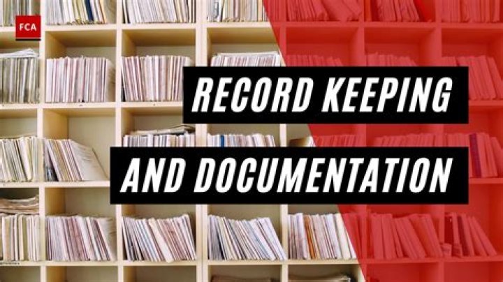 How long do businesses have to keep records in Canada?