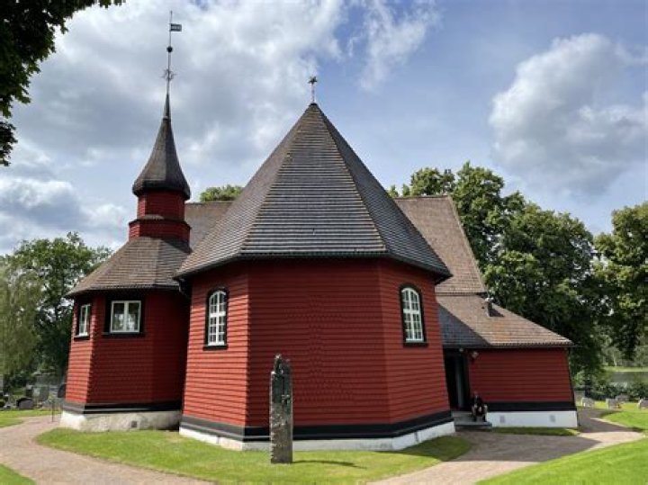 How many churches are there in England?