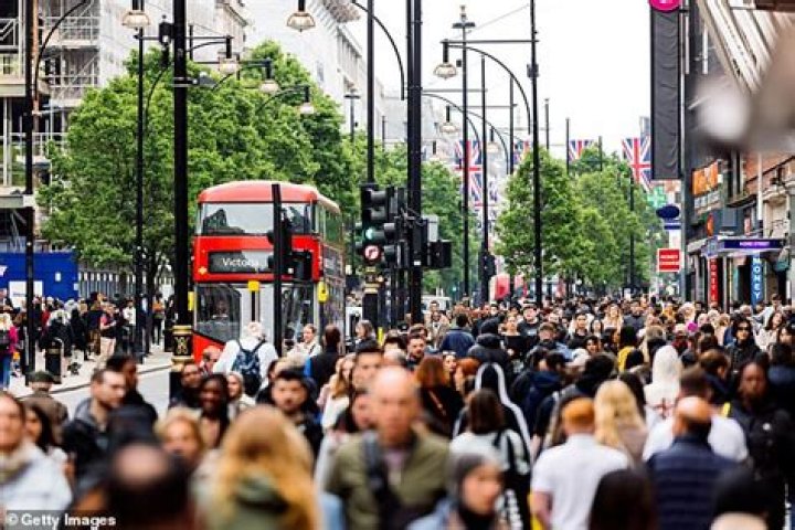 How many people are in London on a working day?