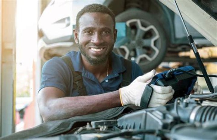 How much do automotive technicians make in Oregon?