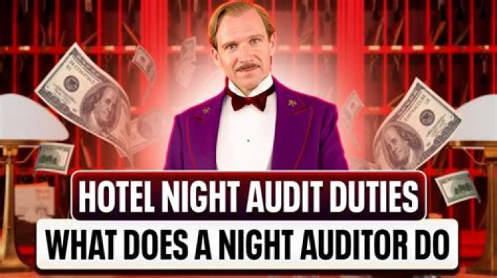 How much does a night auditor at a hotel make?