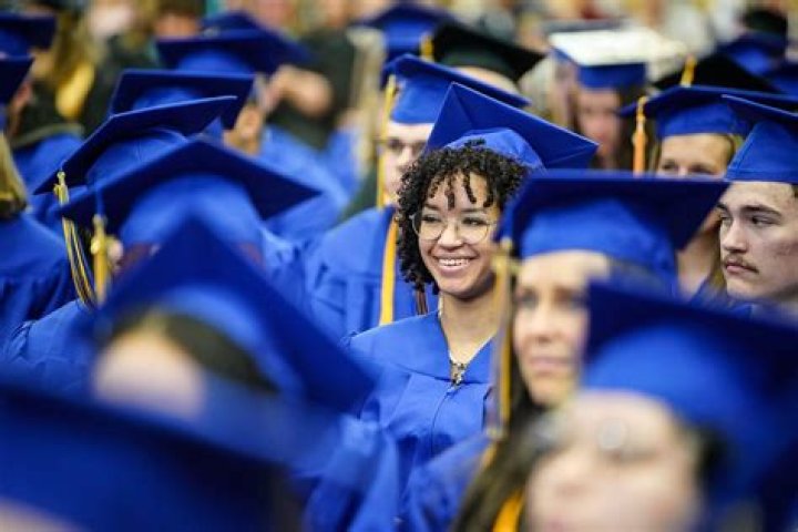 How much does a professor at Georgia Tech make?