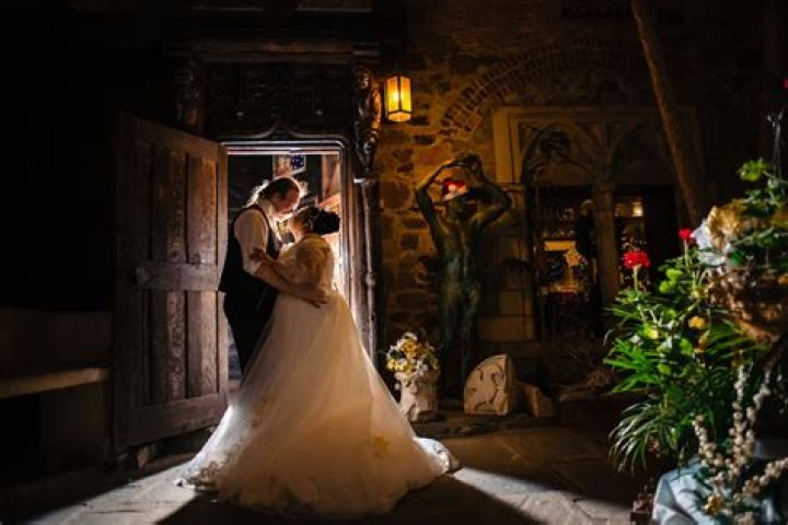 How much does it cost to have a wedding at Hammond Castle?