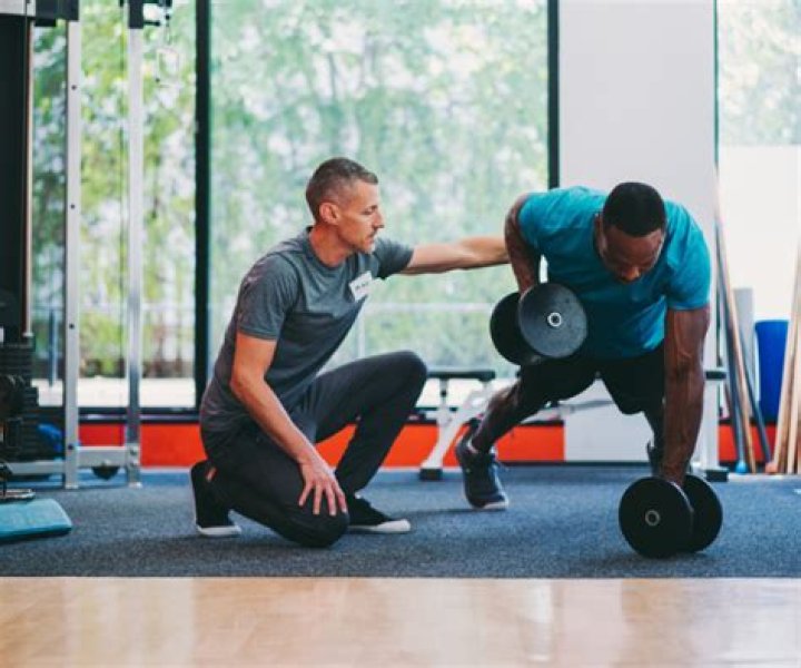 How much does it cost to work with a personal trainer?