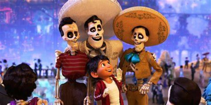 How old is Ernesto de la Cruz?