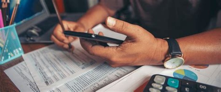 Is it better to get your taxes done or do them yourself?