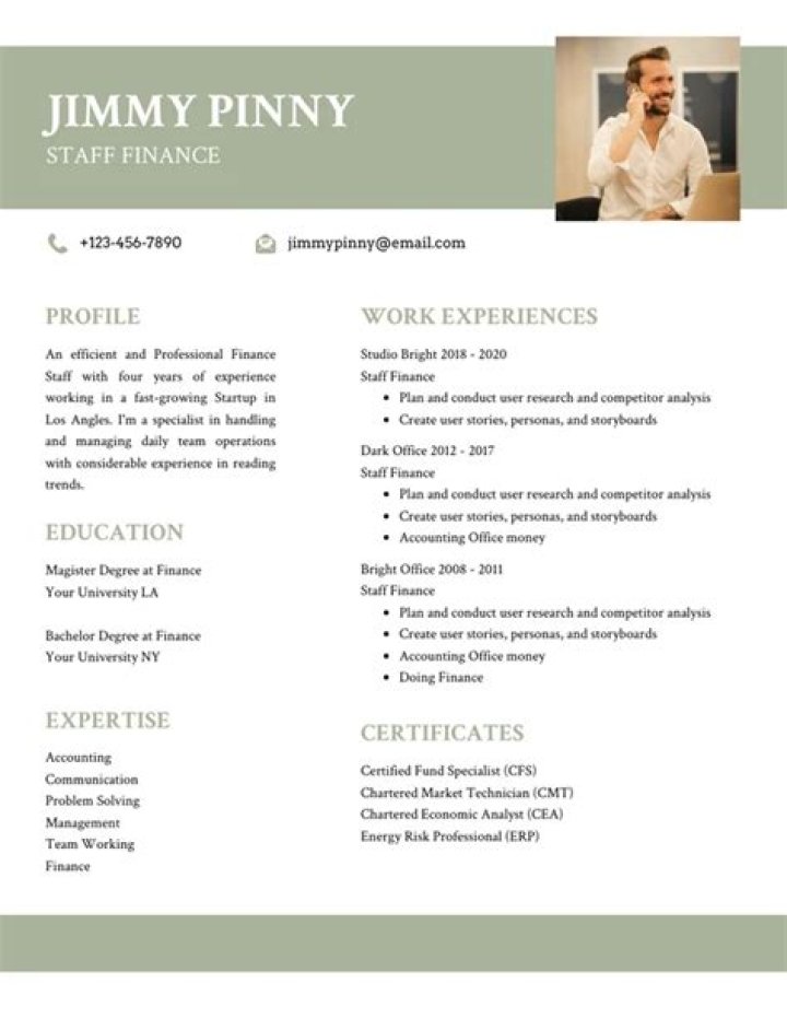 Is it easy to find job in Edinburgh?
