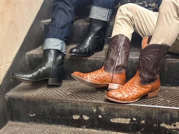 Is Justin Boots out of business?