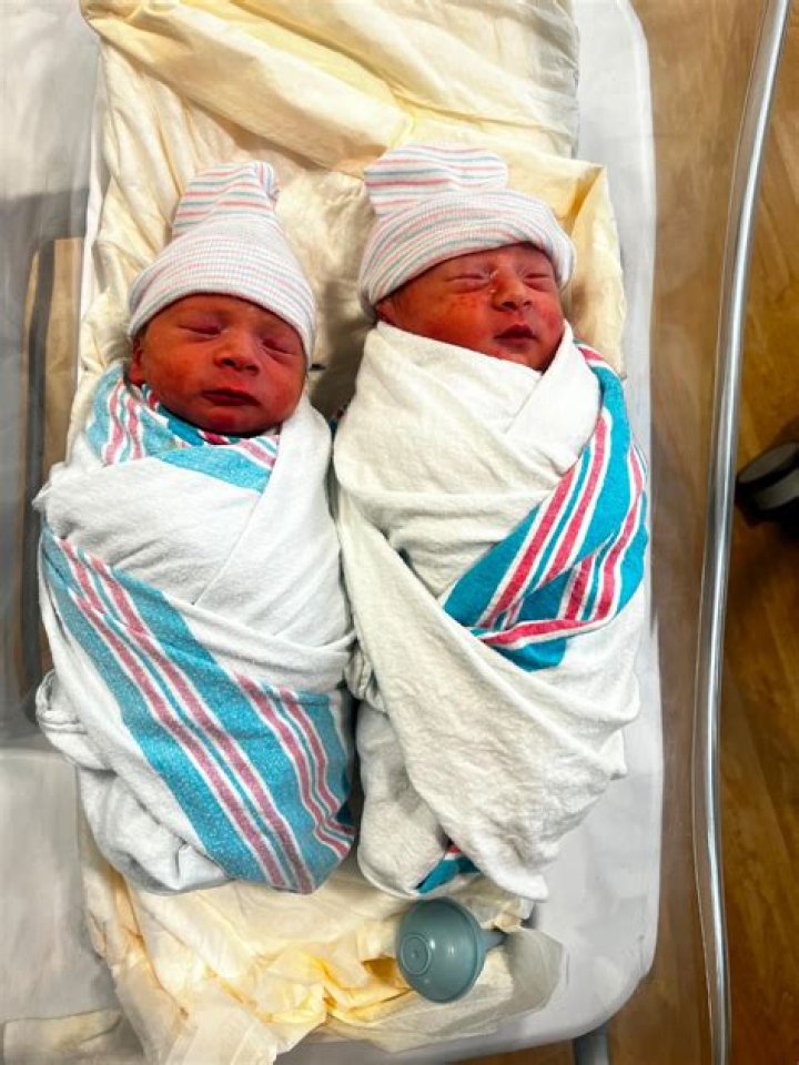 Were any twins born in 1999 and 2000?