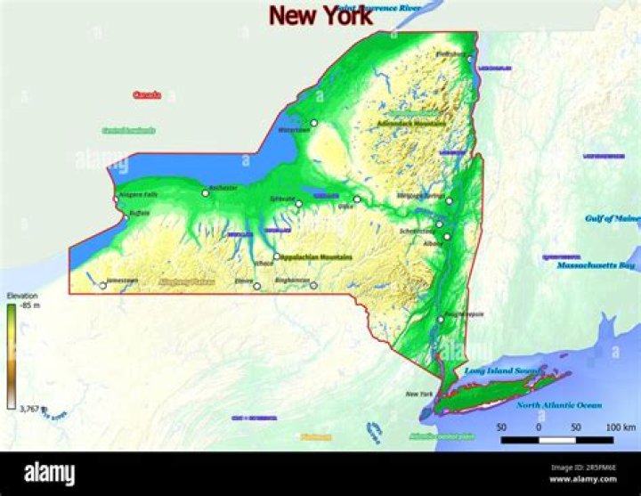 What are some major landforms in New York?