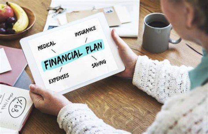 What are the advantages of personal financial planning?
