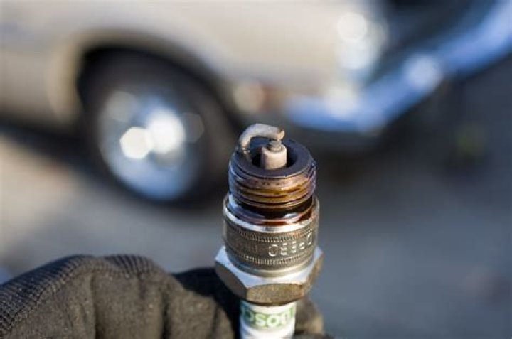 What are the symptoms of bad spark plugs?