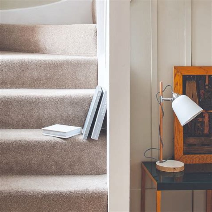 What colour carpet is best?