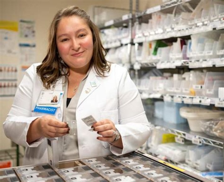 What do pharmacists make in CA?