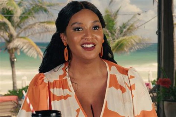 What does Chantel Everett do for a living?