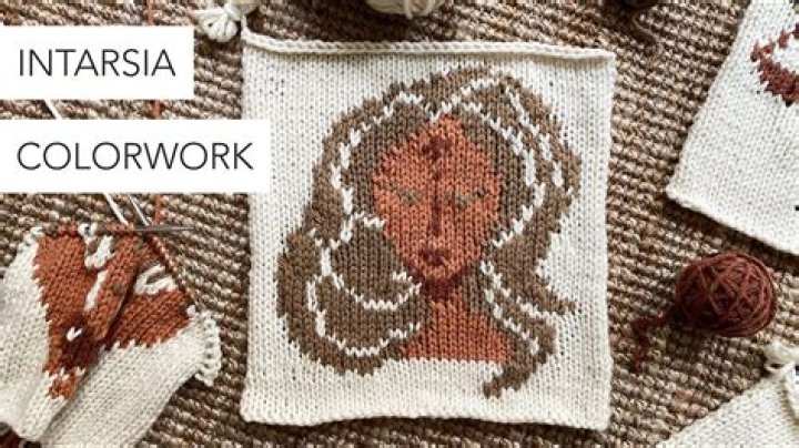 What is an intarsia knitting pattern?