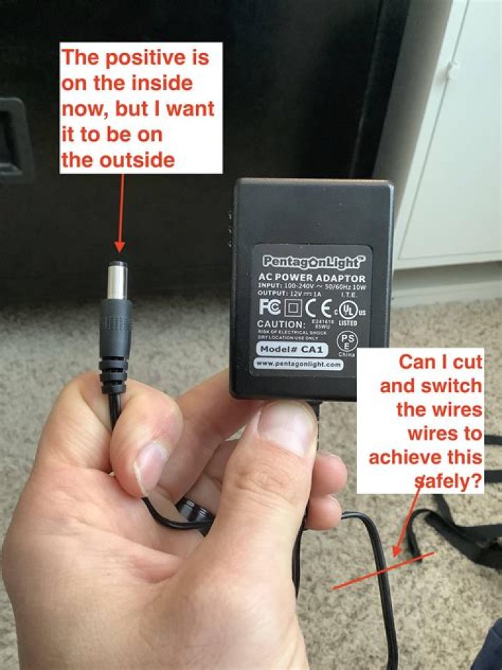 What is positive and negative on a AC adapter?