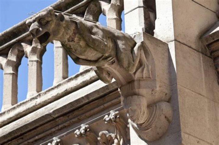 What is the difference between a griffin and a gargoyle?
