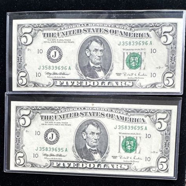 When did Federal Reserve Notes replace Silver Certificates?