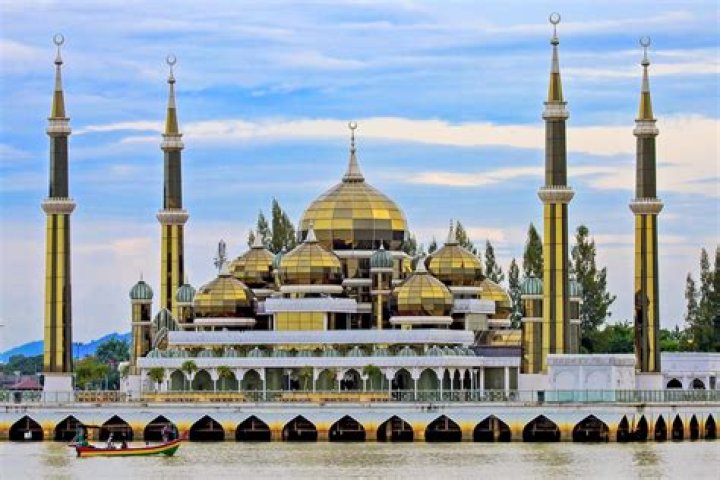 Which is the richest mosque in the world?