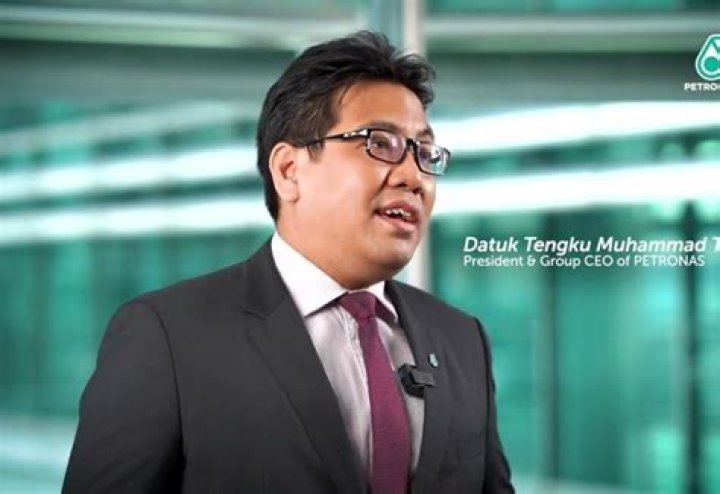 Who is CEO of PETRONAS?