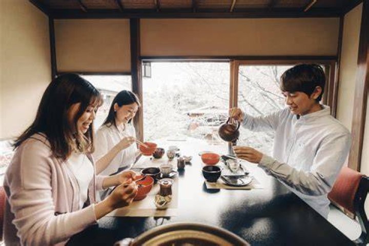 Why do Japanese say sorry to intrude when entering a room?
